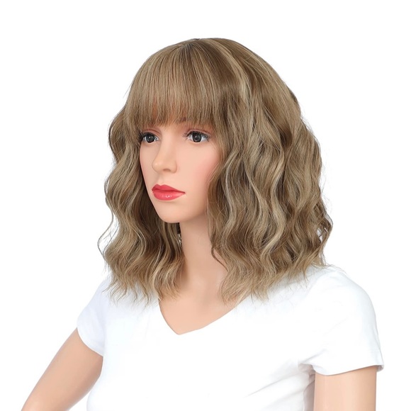 NIB Dark Blonde Ash Brown Highlights Wavy Wig Bangs Short Bob Cute Realistic - Picture 5 of 12